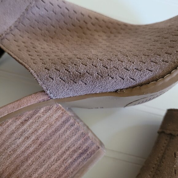 Toms Suede Grenada Sandals Size 8M Perforated Suede Peep Toe Chunky Heel - Picture 5 of 14